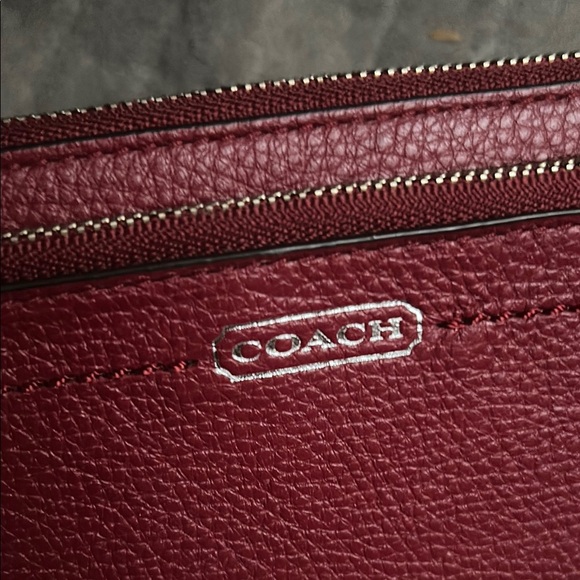 Coach Classic Maroon Leather Wallet - Picture 2 of 8